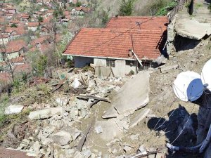 Karabük’te Heyelan 2 Eve Zarar Verdi