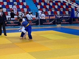 Küçükler Judo Grup Birinciliği Müsabakaları Başladı