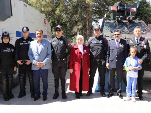 Polis Birimleri Faaliyetleri Açılan Stantlarla Tanıtıldı