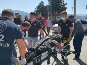Bursa’da Baba Ve Kızının Yaralandığı Kaza Kamerada