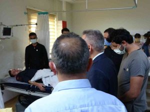 Adana Valisi Elban, Kazada Yaralanan Askerleri Ziyaret Etti