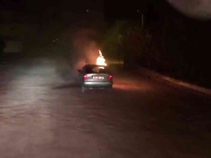 Seyir Halindeki Otomobil Alev Aldı