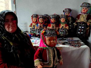 Kadınlar Köyden Dünyaya Bebek İhraç Ediyor