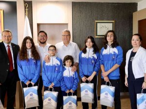 Başkan Çerçi Türkiye Şampiyonlarını Ödüllendirdi