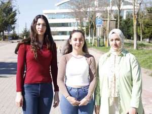 Üniversite Kampüsündeki Köpekler Öğrencilerin Kabusu Oldu