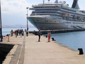 Yılın İlk Kruvaziyeri 690 Yolcusu İle Alanya’da