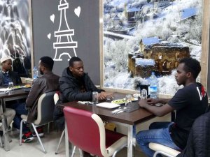 Vatanlarından On Binlerce Kilometre Uzakta İftar Yaptılar