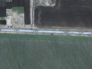 13 Kilometrelik Rus Konvoyu Uydudan Görüntülendi