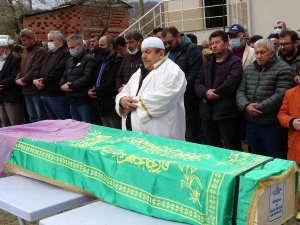 Kocası Tarafından Öldürülen Kadın Toprağa Verildi