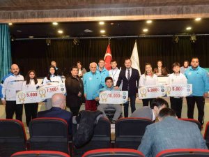 Şampiyonlara Binlerce Lira Ödül