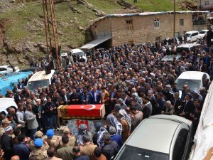 Emekli Korucu Başını Yüzlerce Kişi Son Yolculuğuna Uğurladı