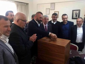 Samsun 2. Dolmuş Derneği Başkanlığına Ahmet Kabadayı Yeniden Seçildi