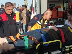Otomobiller Kavşakta Çarpıştı: 5 Yaralı