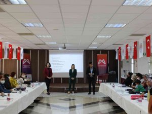 Mersin’de ’Çocuklarda Bilinçli Ekran Kullanımı Projesi’ Sürüyor