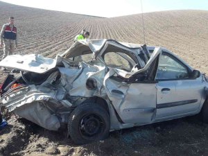 Amasya’da Takla Atan Otomobil Tarlaya Uçtu: 4 Yaralı