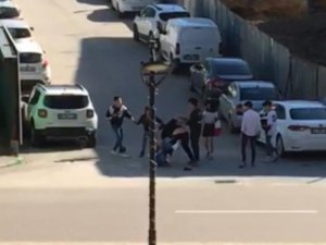 Gençlerin Yumruklu Kavgası Kamerada