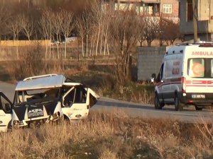 Bitlis’te Göçmenleri Taşıyan Minibüs Takla Attı: 4 Ölü, 25 Yaralı