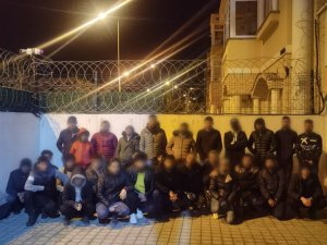 İ̇stanbul’da Kaçak Göçmenlere Operasyon: 39 Mülteci Yakalandı