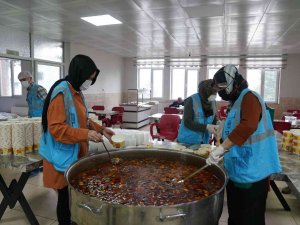 İ̇ftar Yemekleri Vatandaşların Kapısına Kadar Ulaştırılıyor