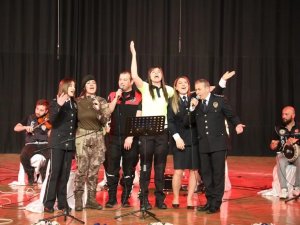 Polis Gecesi Renkli Görüntülere Sahne Oldu
