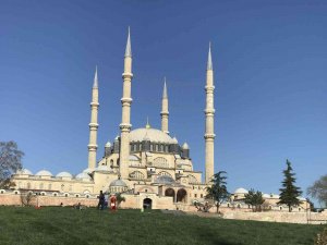 Mimar Sinan’ın Şaheseri Selimiye’nin Silueti Bozuldu