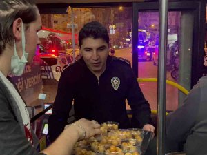 Polis Ekipleri, Polis Teşkilatının 177. Kuruluş Yıl Dönümünde Tüm Şehitlerin Anısına Lokma Dağıttı