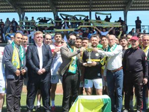 Sarıot Gençlikspor Şampiyonluk Kupasını Aldı