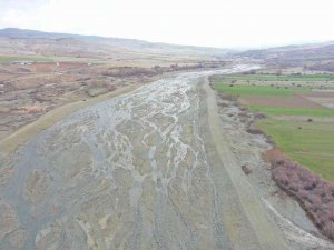 Elazığ Dere Islah Çalışmaları Sürüyor