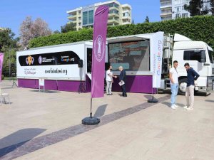 Restoran Ve Kafeler Dijitalleşiyor Projesi’nin Eğitim Tırı Adana’da