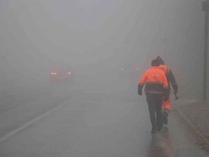 Bolu Dağı Sisle Kaplandı, Görüş Mesafesi 10 Metreye Düştü