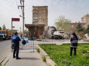Bağlar’da Kamulaştırılan Yapının Yıkımı Gerçekleşti