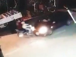 Otomobil İle Motosiklet Kafa Kafaya Çarpıştı