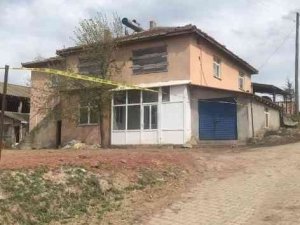 120 Bin Lira İçin Bir Aileyi Katletmiş: Bilezik Ve Beşli Bulunamadı