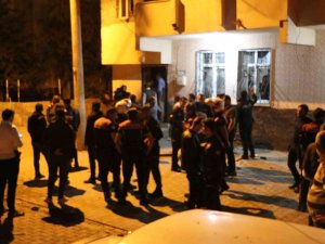 İ̇ftar Sonrası Komşular Arasında Taşlı Sopalı Kavga: 8 Yaralı