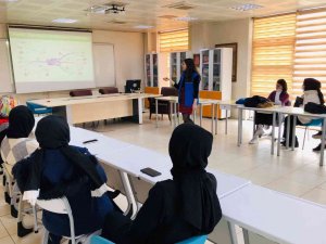 Gönüllü Gençlere Eğitim Verildi