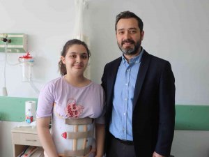 12 Yaşındaki Çocuk, ’Skolyoz’dan Devlet Hastanesinde Kurtuldu