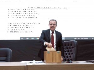 Büyükşehir Belediyesinin 2021 Yılı Faaliyet Raporu Oy Çokluğuyla Kabul Edildi