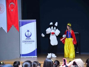 Öğretmen Başkandan Öğrencilere Ara Tatil Sürprizi
