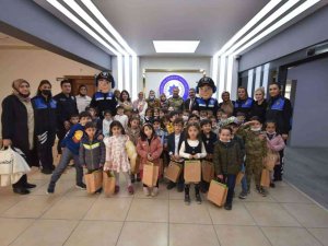 Minik Öğrencilerden Emniyete Ziyaret