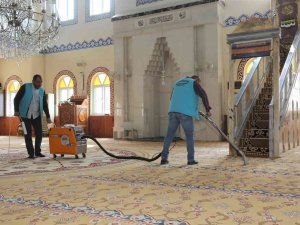 Toroslar’da Camiler Temizleniyor