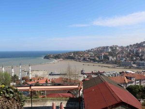 Şiddetli Yağış Sonrası Liman Sarıya Boyandı