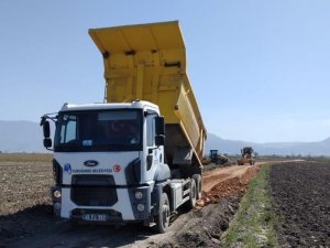 Yunusemre’de Ova Yolları Düzenleniyor
