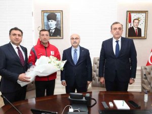 Hayırsever İş Adamı Ve Kardeşinden Buca Kızılay’a Anaokulu Bağışı