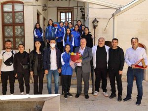 Şampiyon Bayan Futbol Takımından Protokol Ziyareti