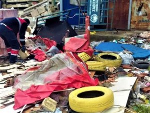 Maltepe’de Sahada Hem Denetim Hem Temizlik Ekipleri Görev Başında