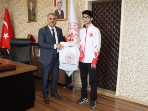 Genç Şampiyon Olimpiyatlara Hazırlanıyor