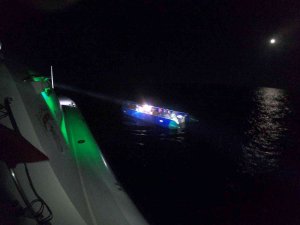 İ̇zmir’de 27 Düzensiz Göçmen Yakalandı