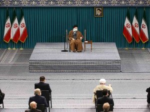 İ̇ran Dini Lideri Hamaney: "Abd İle Nükleer Müzakereler İyi İlerliyor"