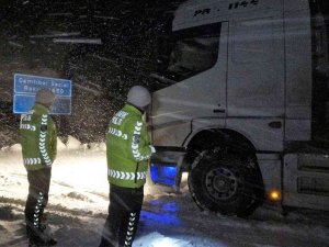 Tokat’ta Nisan Ayında Kar Yağışı Ulaşımda Aksamalara Neden Oldu