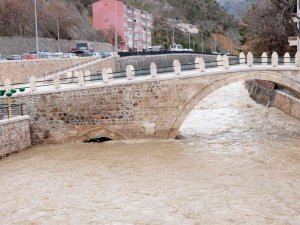 Türkiye’nin En Hızlı Akan Çayında Artan Su Seviyesi Korkutuyor